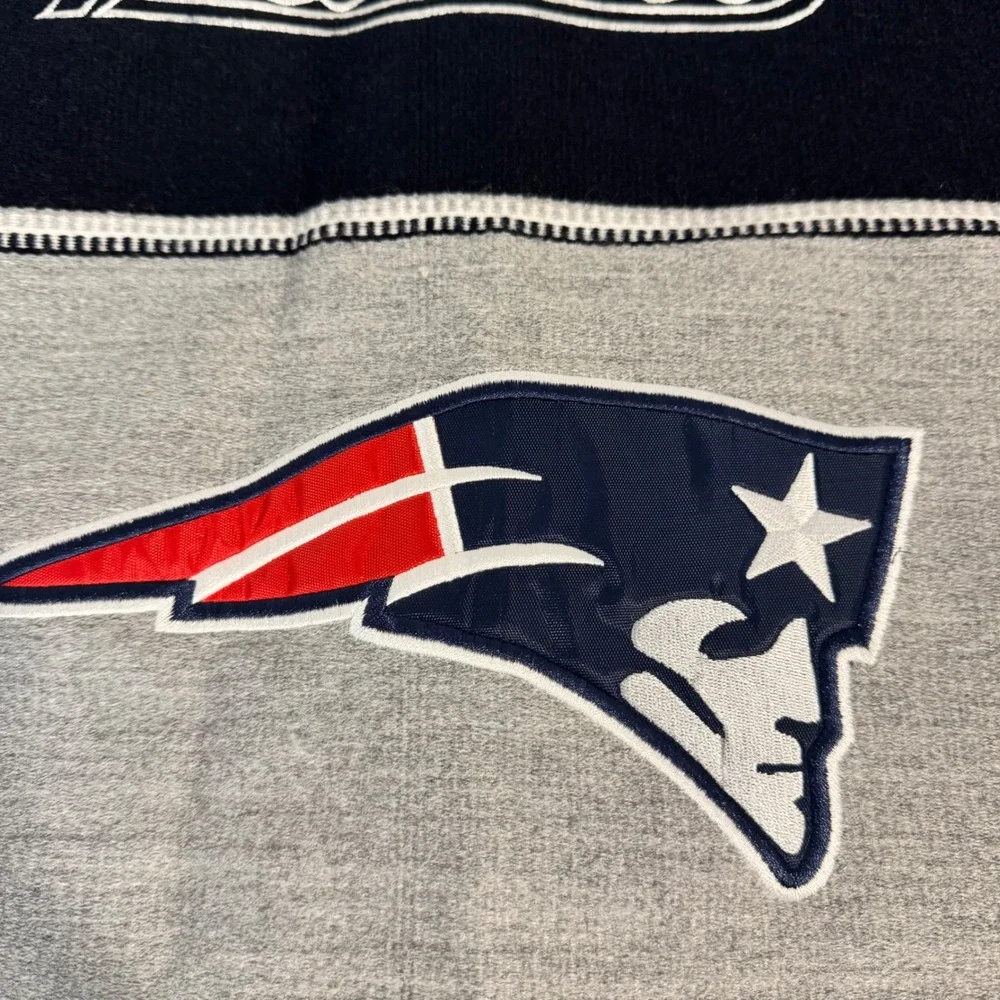 NFL New England Patriots Poncho Mens One Size Navy Grey Striped Fringe Serape